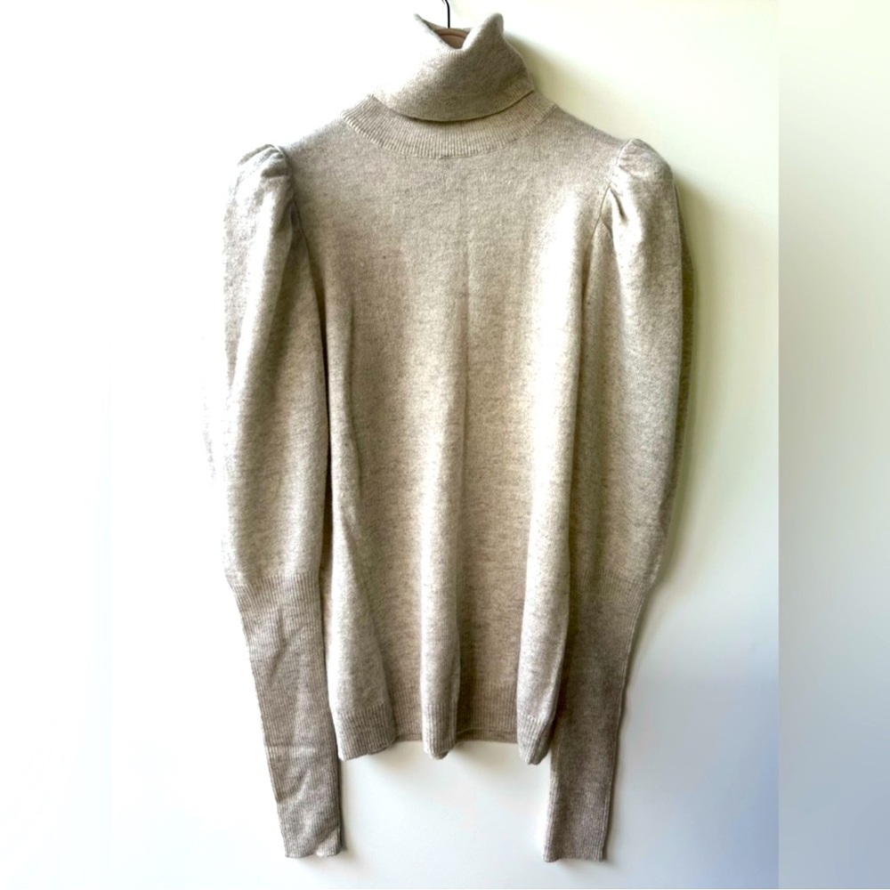 Like New AQUA 100% Cashmere Puff Sleeve Turtleneck, size S